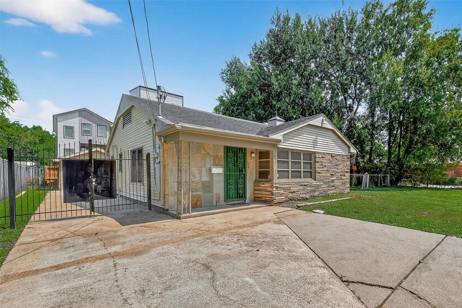 Property Photo:  3817 Anita Street B  TX 77004 