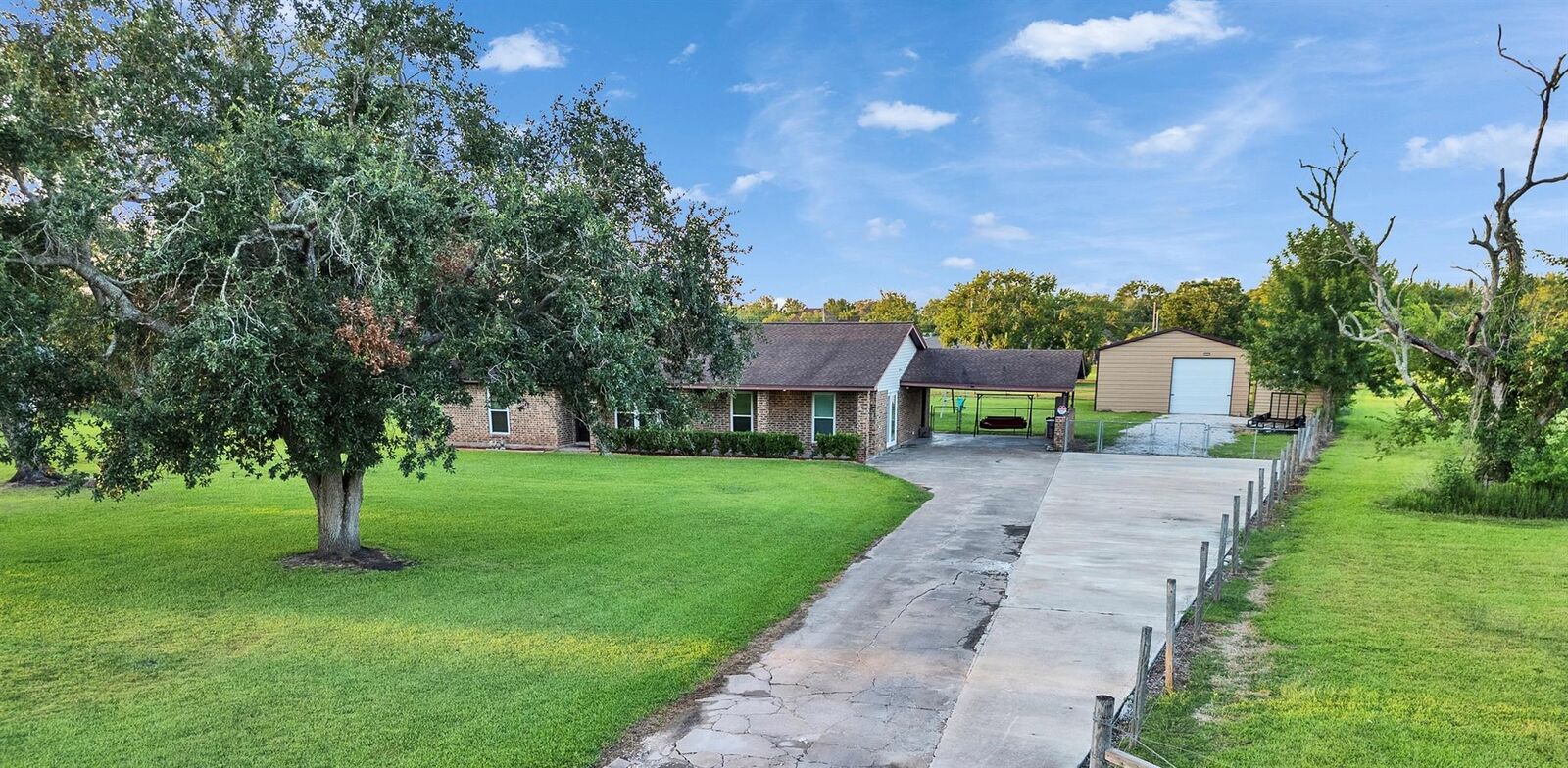 Property Photo:  308 County Road 201  TX 77515 