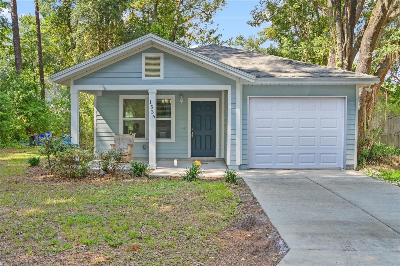 Property Photo:  1536 NE 6th Avenue  FL 32641 