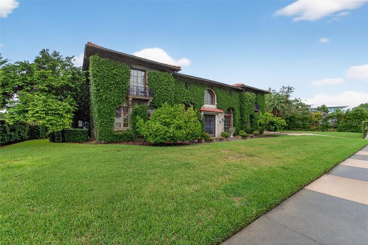 Property Photo:  301 Caspian Street  FL 33606 