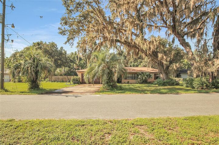 Property Photo: 2050 Live Oak Drive FL 34731