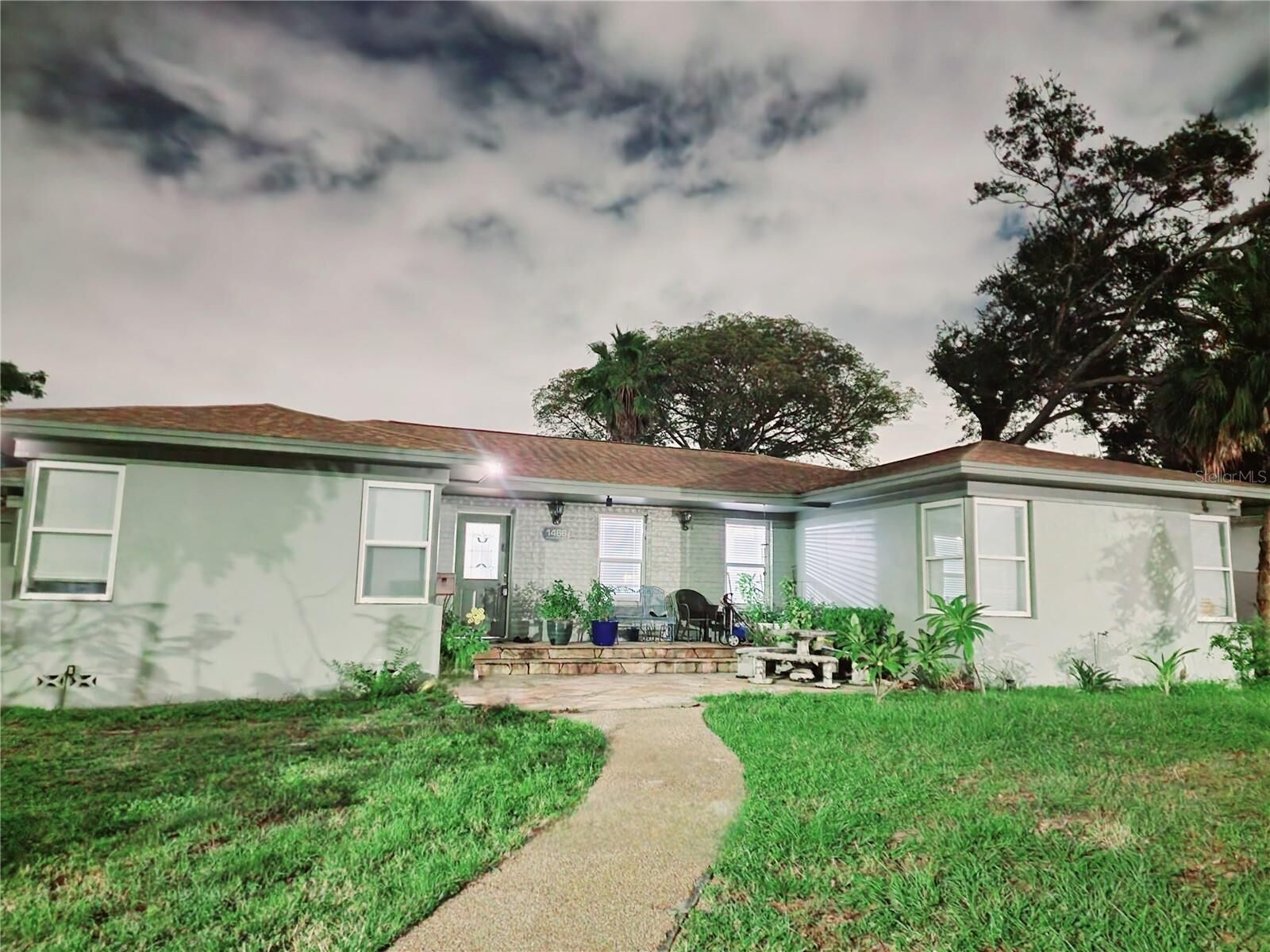 Property Photo:  1466 Jacaranda Circle S  FL 33755 