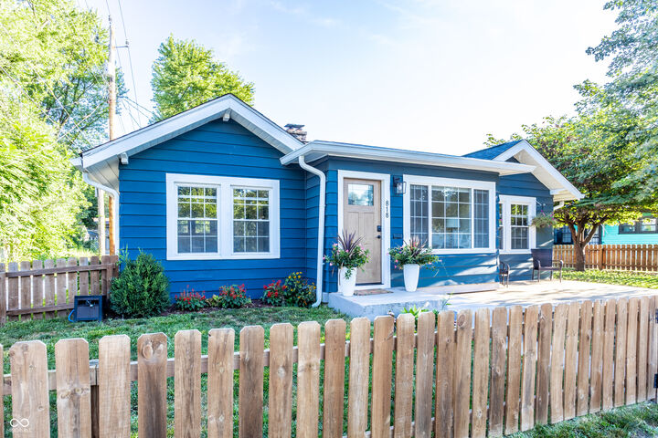Property Photo: 818 E 50th Street IN 46205
