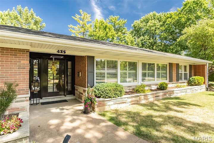 Property Photo: 425 Gabriel Drive MO 63122