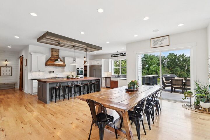 Property Photo: 998 N Griffith Rd WI 53066