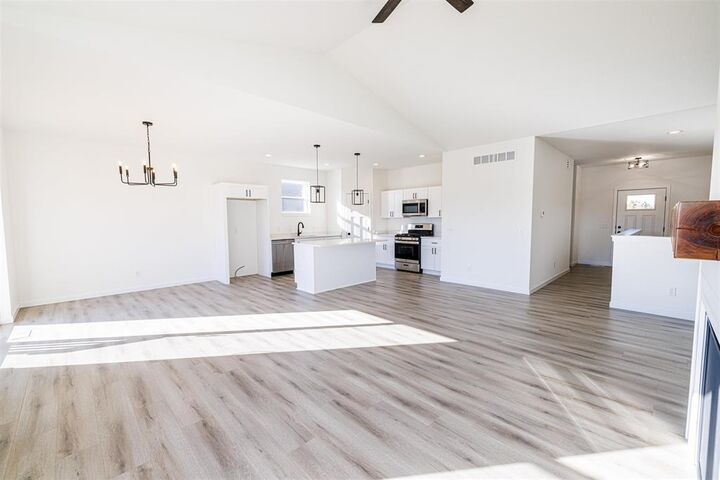 Property Photo:  609 Syamore Pl  WI 53091 