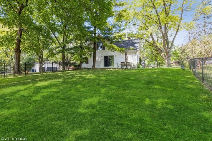 Property Photo: 1460 N Webster Street IL 60563