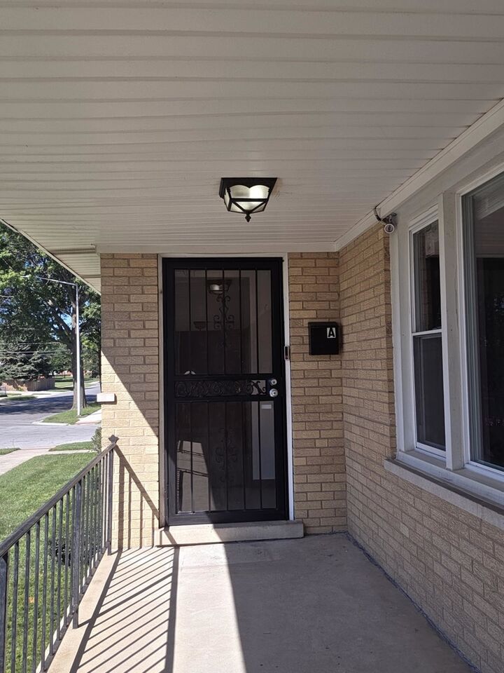 Property Photo: 525 Yates Avenue IL 60409