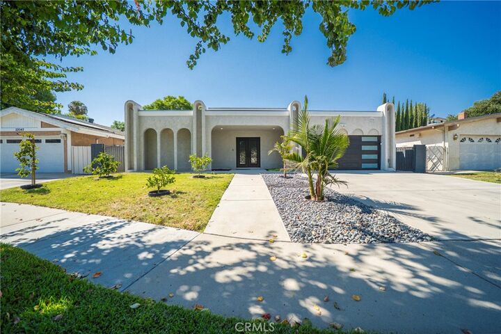 22046 Kinzie Street  Chatsworth CA 91311 photo