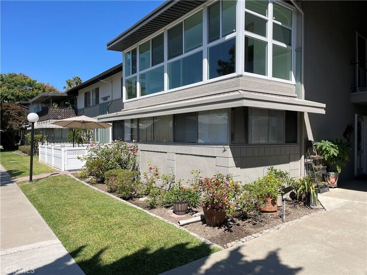 Property Photo:  1950 McKinney Way 11K  CA 90740 