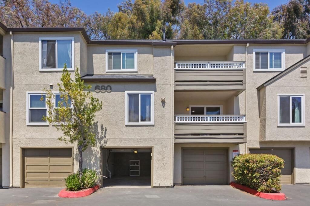 Property Photo:  680 Dartmore Lane 259  CA 94544 