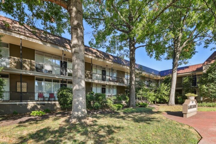 Property Photo:  3909 Whitland Ave 202  TN 37205 