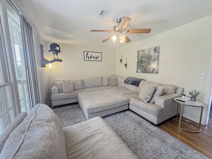 Property Photo:  203 Landiss Ave  TN 37050 