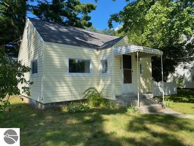 1008 Grant Street  Traverse City MI 49686 photo