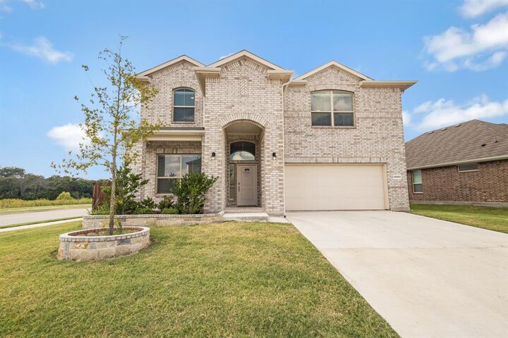 Property Photo: 15501 Balham Pass TX 76247