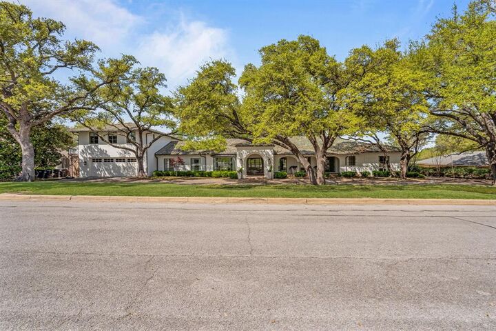 Property Photo:  6308 Indian Creek Drive  TX 76116 