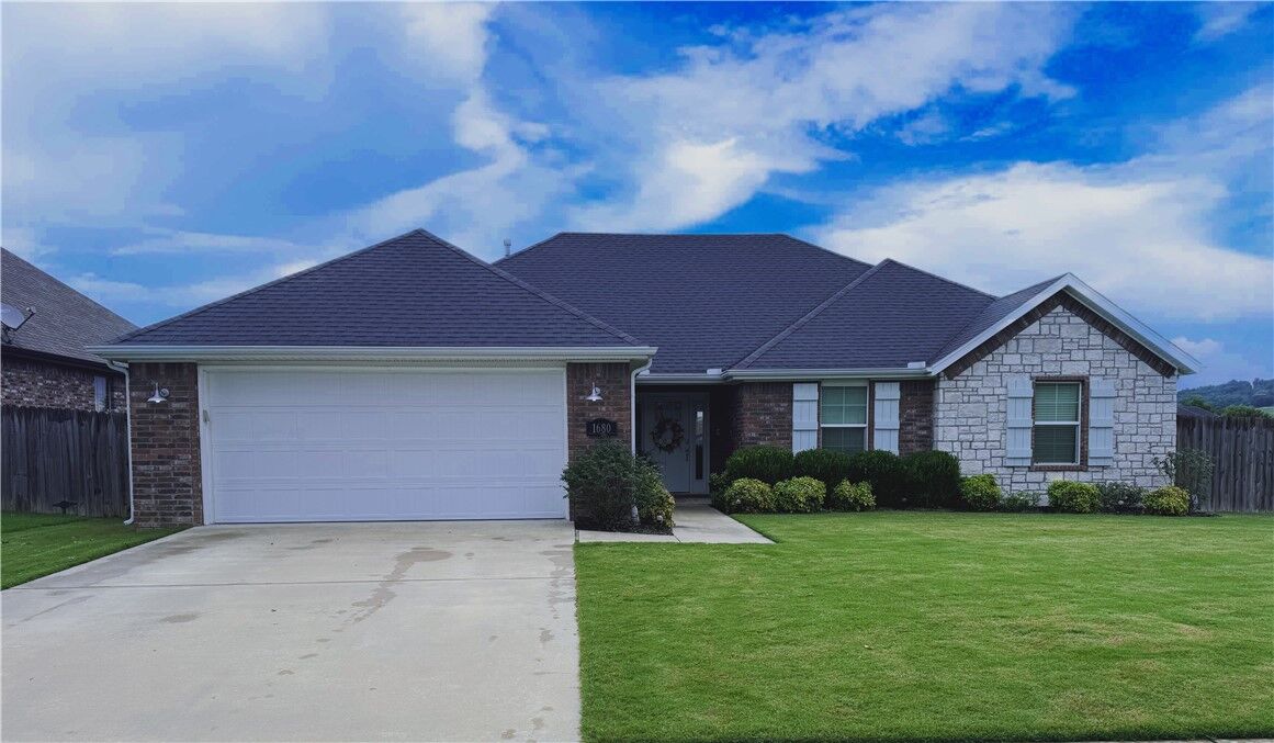 Property Photo: 1680 Monarch Avenue AR 72701