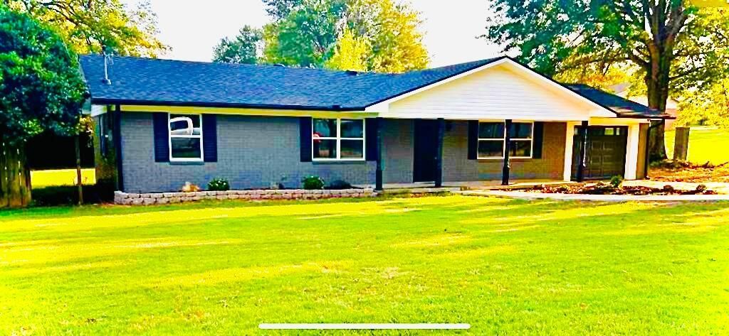 Property Photo:  1703 Walden Drive  AR 72949 