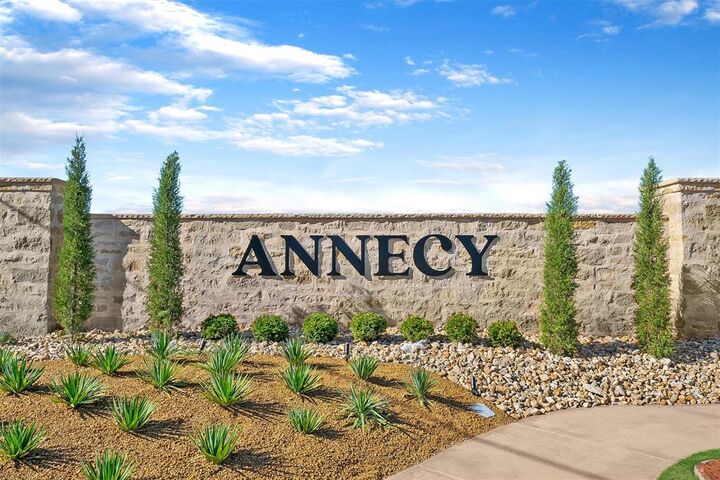 Property Photo: 6400 NW 150th Terrace OK 73142
