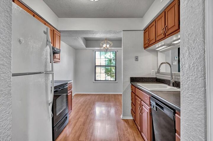 14403 N Pennsylvania Avenue 5A  Oklahoma City OK 73134 photo