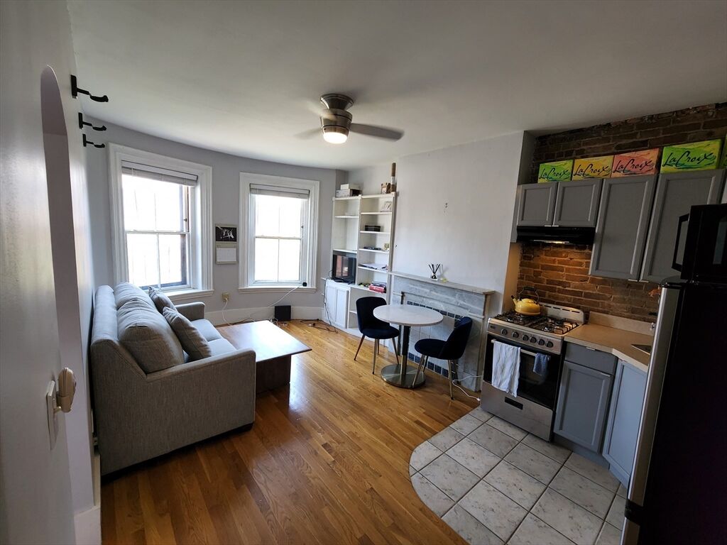 Property Photo:  154 W Concord St 3A  MA 02118 