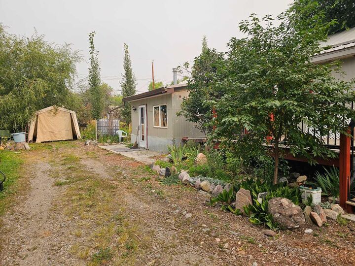 Property Photo:  2212 23 Street  AB T0L 1R0 