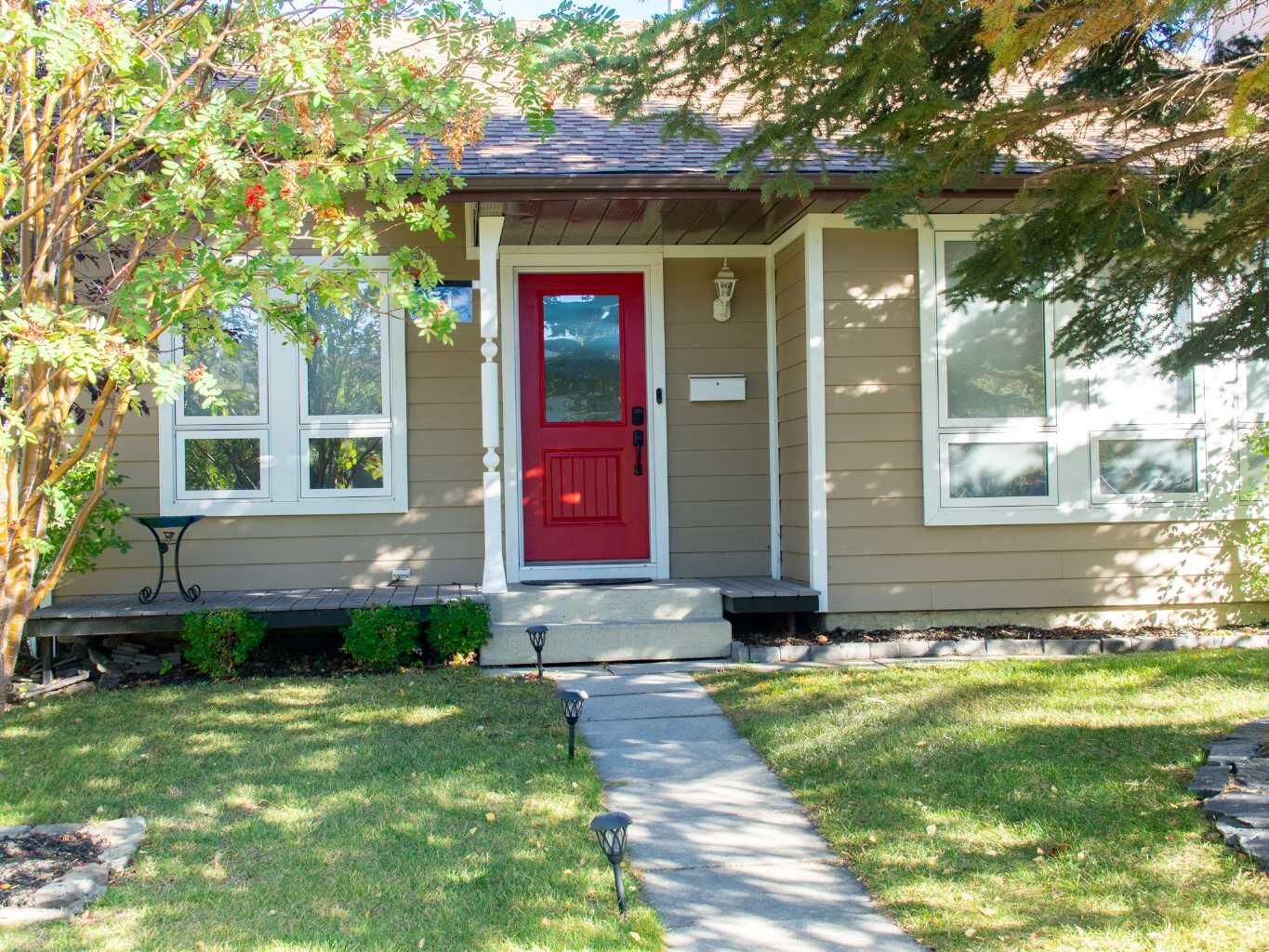 Property Photo: 51 Bearberry Bay NW AB T3K 1R6