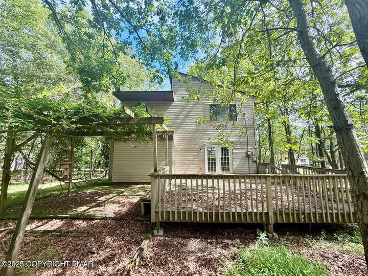 Property Photo: 102 Tumbleweed Drive PA 18330