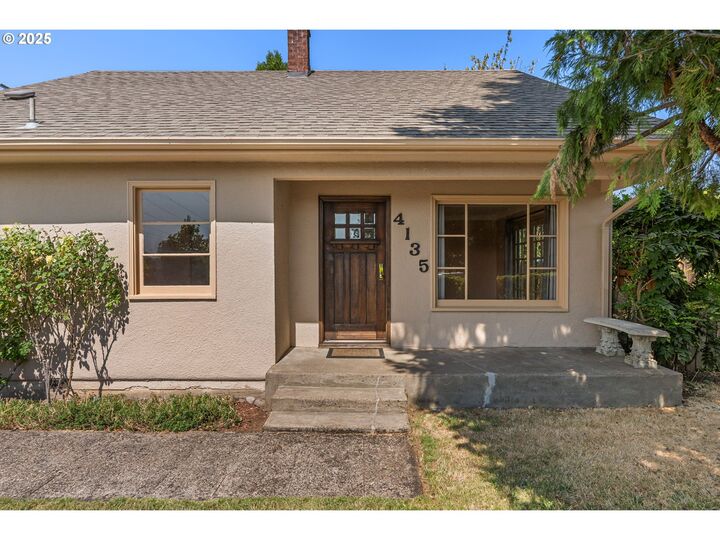 Property Photo: 4135 Wood Ave OR 97402