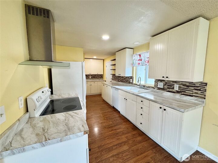 Property Photo:  4374  Northgate Drive  WA 98277 