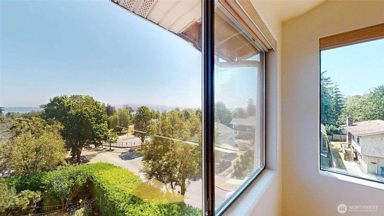 Property Photo: 3010 E Spruce Street B WA 98122