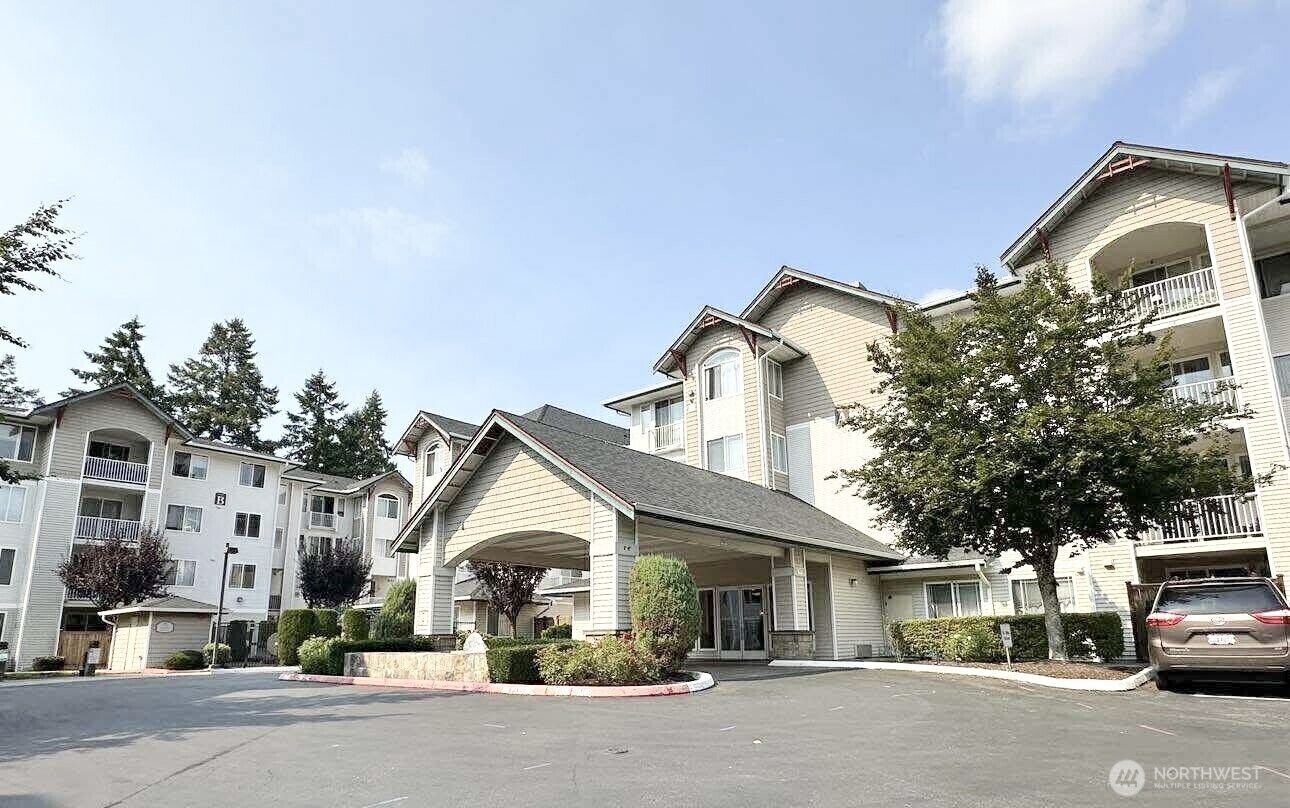 Property Photo: 13301 SE 79th Place C311 WA 98059