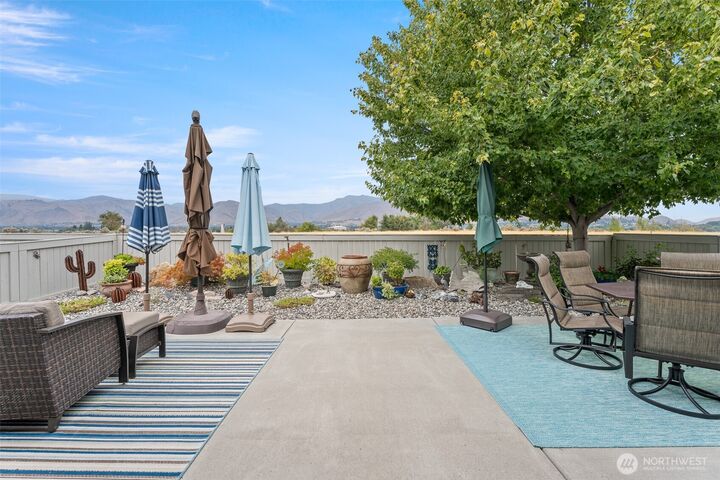 Property Photo:  2452 NW Columbia Avenue 22  WA 98802 