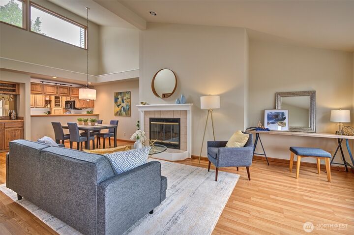 909 N 35th Street 402  Seattle WA 98103 photo