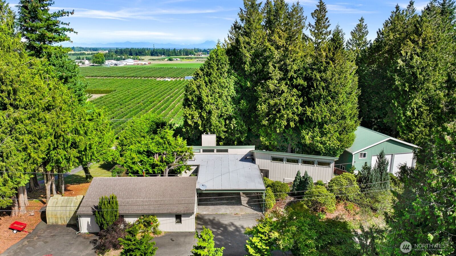 Property Photo: 559 E Hemmi Road WA 98264