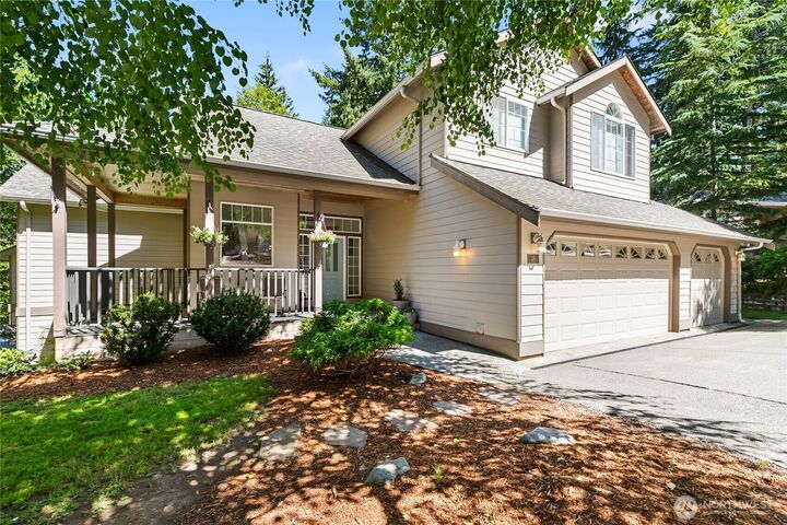 Property Photo: 18 Sweetclover Circle WA 98229