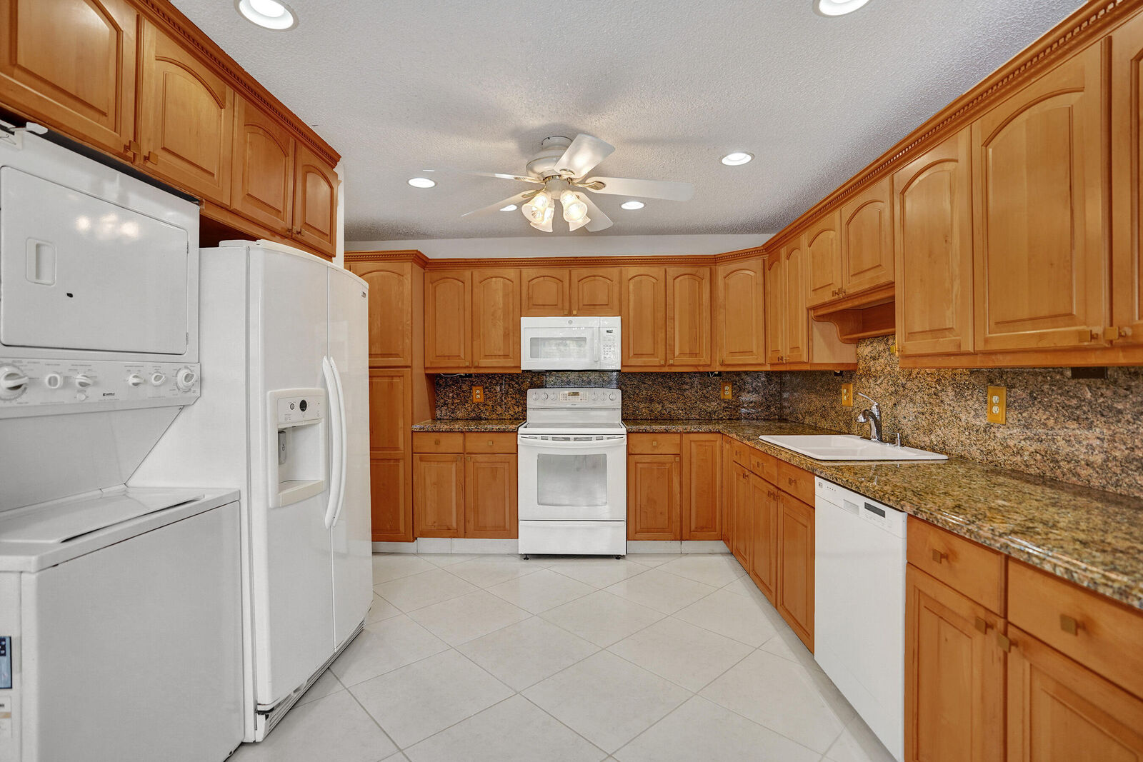 Property Photo: 1260 NW 20th Avenue 203 FL 33445