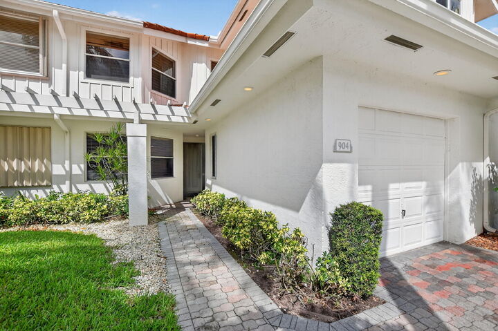Property Photo: 5781 NW 24th Avenue 904 FL 33496