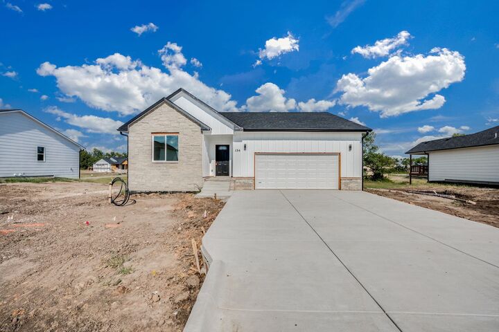 154 S Sycamore Dr  Valley Center KS 67147 photo