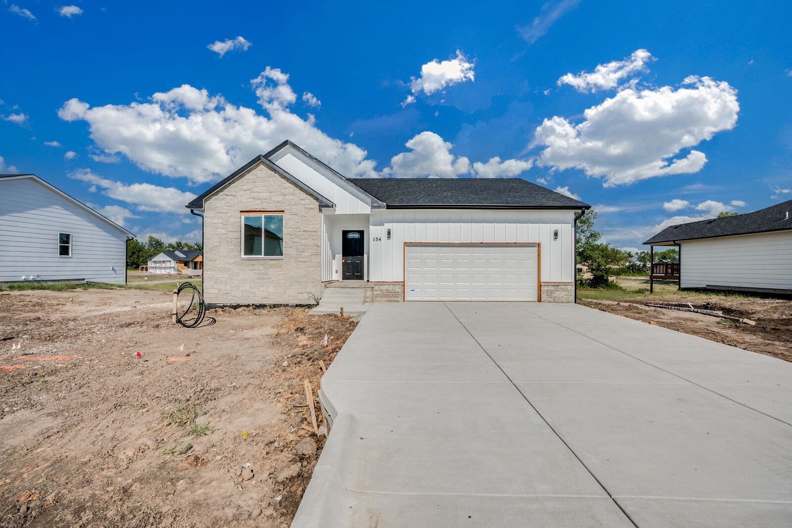 Photo de la propriété:  154 S Sycamore Dr  KS 67147 