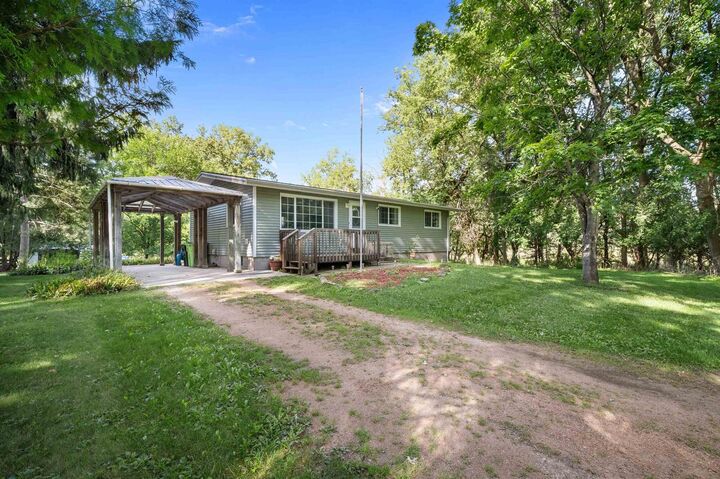 Property Photo: 604 Halbert Street WI 54941