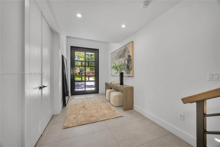 Property Photo: 617 Almeria Ave FL 33134