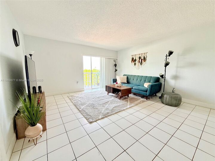 Property Photo:  4141 Nautilus Dr 6F  FL 33140 