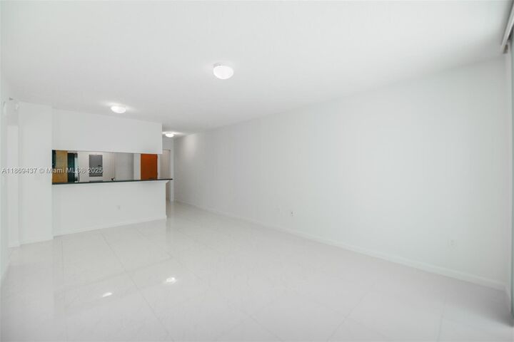 Property Photo: 31 SE 5th St 1510 FL 33131