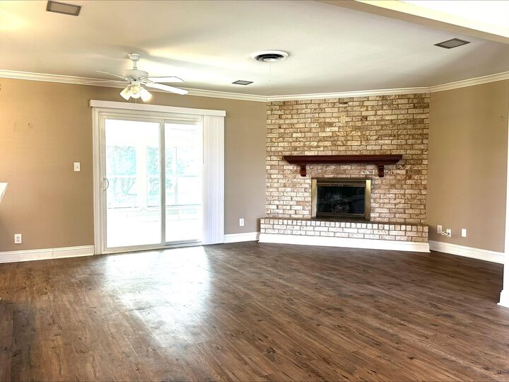 Property Photo: 1918 Beverly St. TX 77632