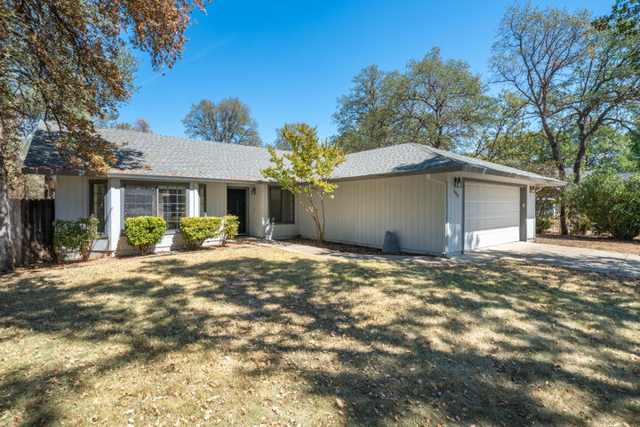 5852 Avery Way  Redding CA 96003 photo