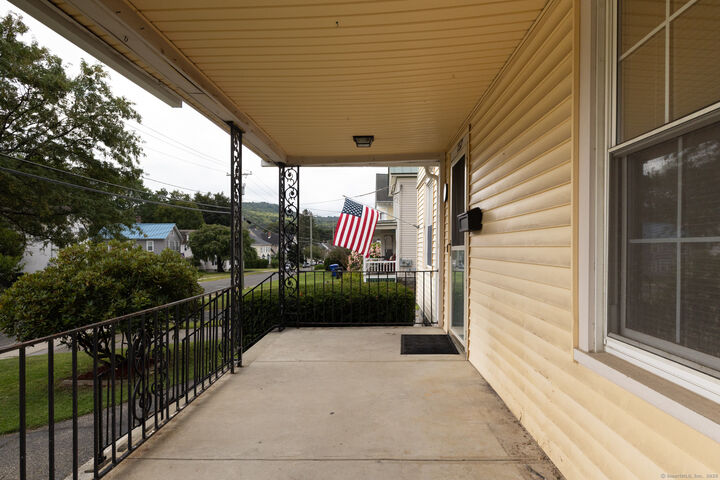 Property Photo:  157 Elm Street  CT 06098 