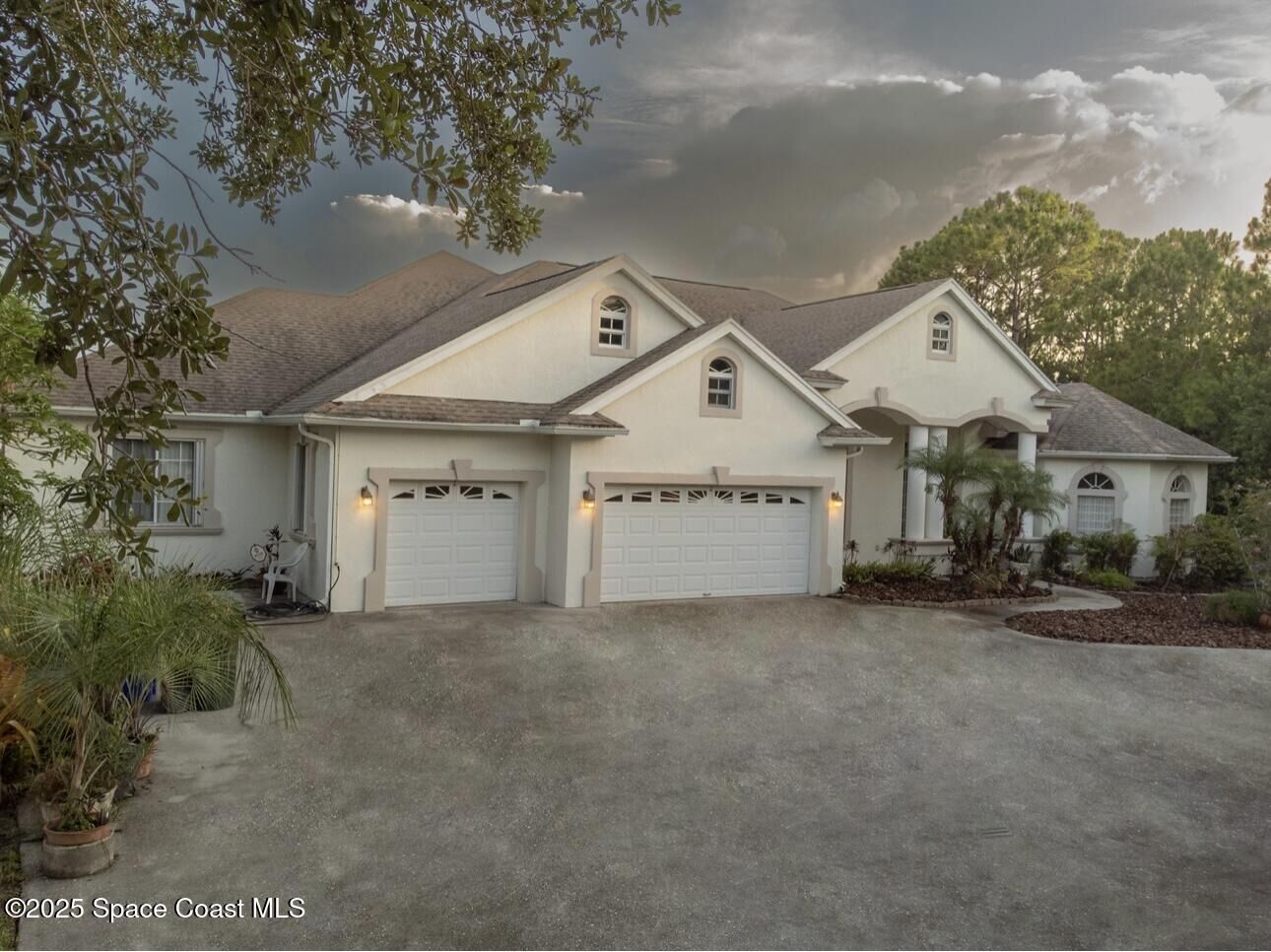 Property Photo: 1857 Timbers West Boulevard FL 32955