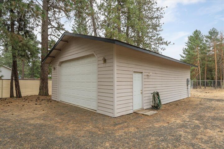 Property Photo: 210 W Paradise Rd WA 99004