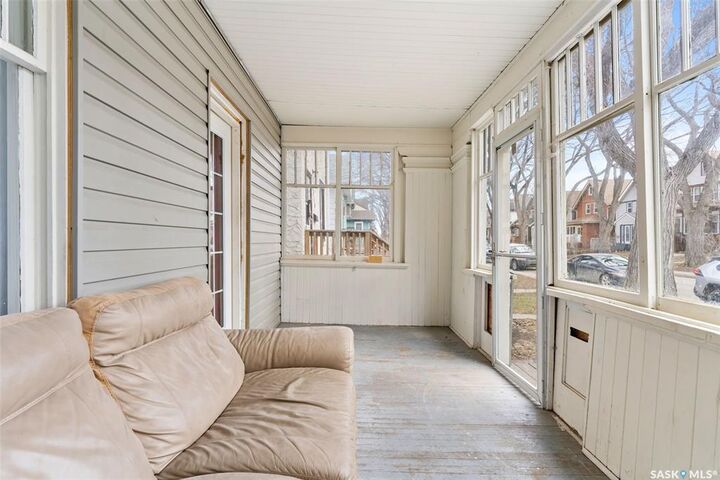 Property Photo:  1954 Garnet Street  SK S4T 2Z4 